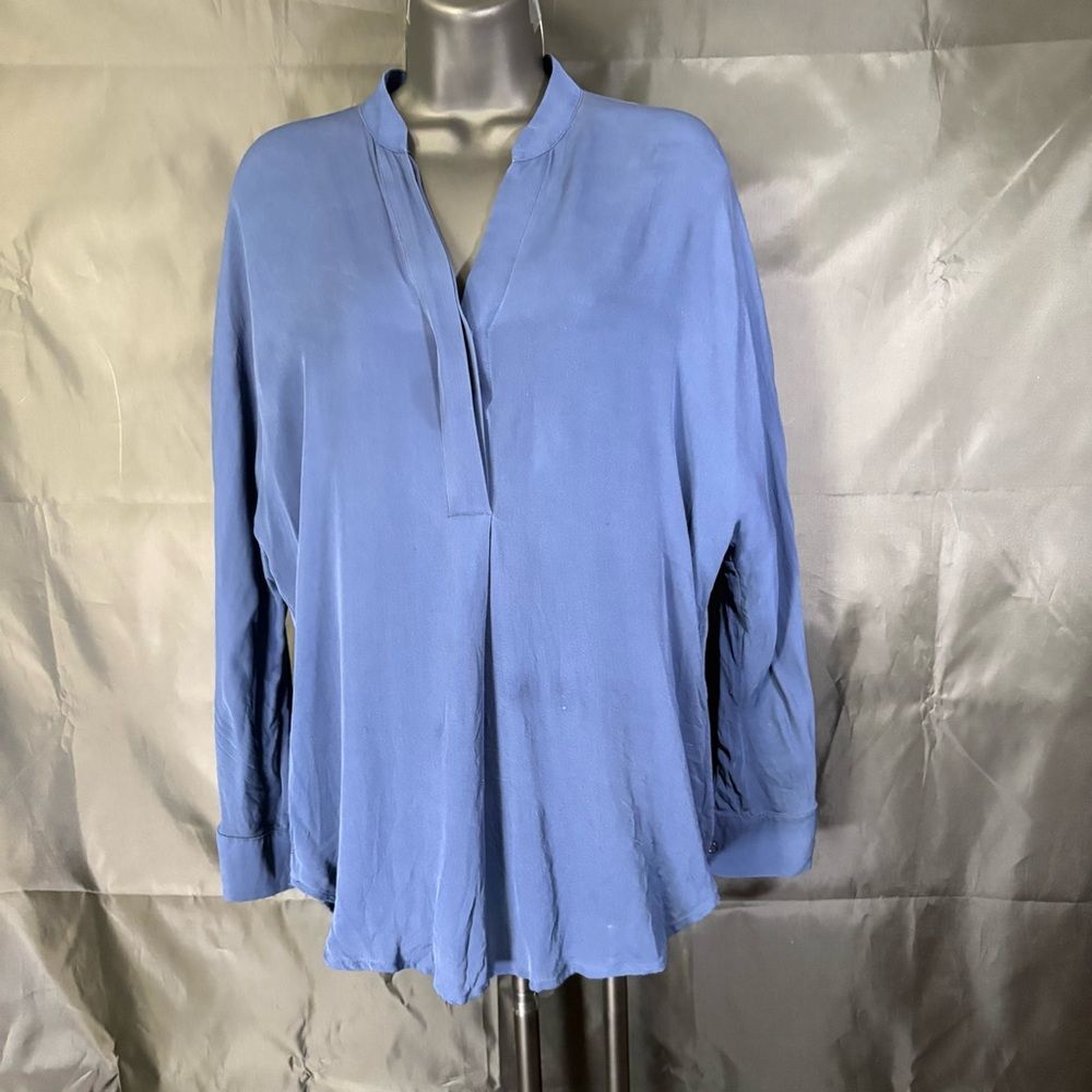 Vince Women's Blouse in Soft Blue Sz S - Picture 2 of 10